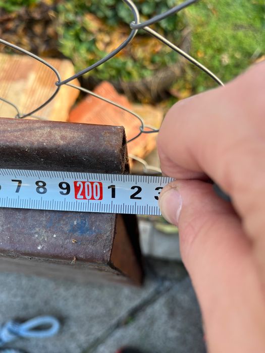 Метална правена врата