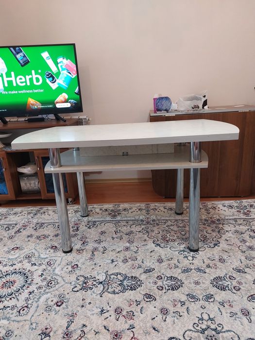 Продаётся кухонный стол