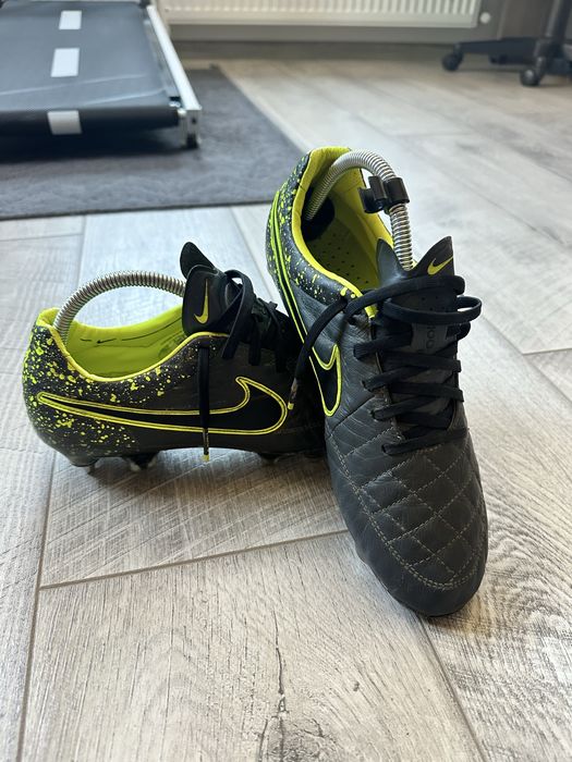Професионални бутонки nike tiempo