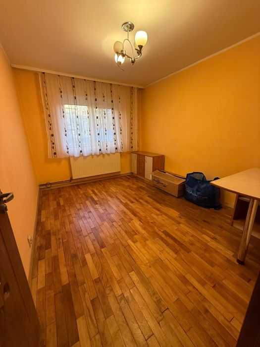 Vand apartament!