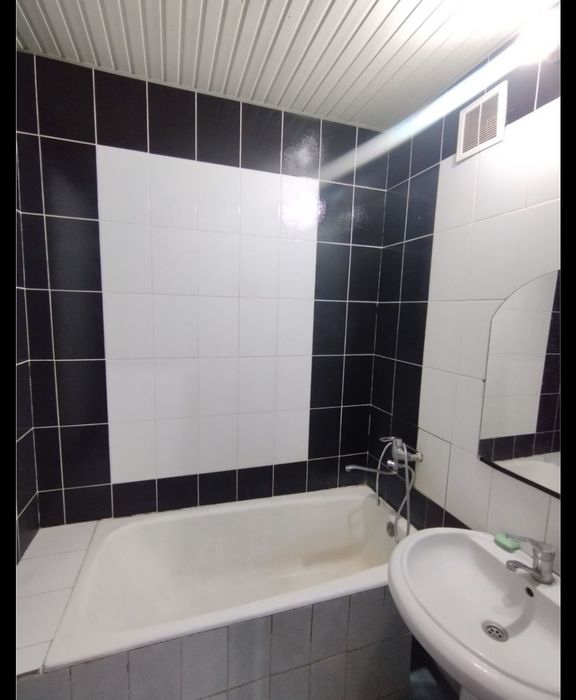 Сергели-8А  2/2/9 Балкон 2*6 Срочна Арендага Берилади.