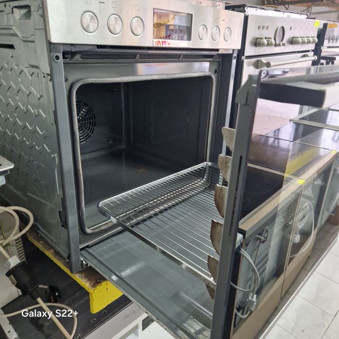 Комплект фурна и плот за вграждане тип шейна BOSCH Pyrolyse