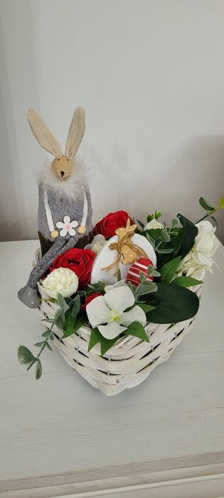 Cos cu flori și iepuraș pt Paște