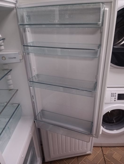 Комбиниран хладилник с фризер Миеле Miele с 2 години гаранция!