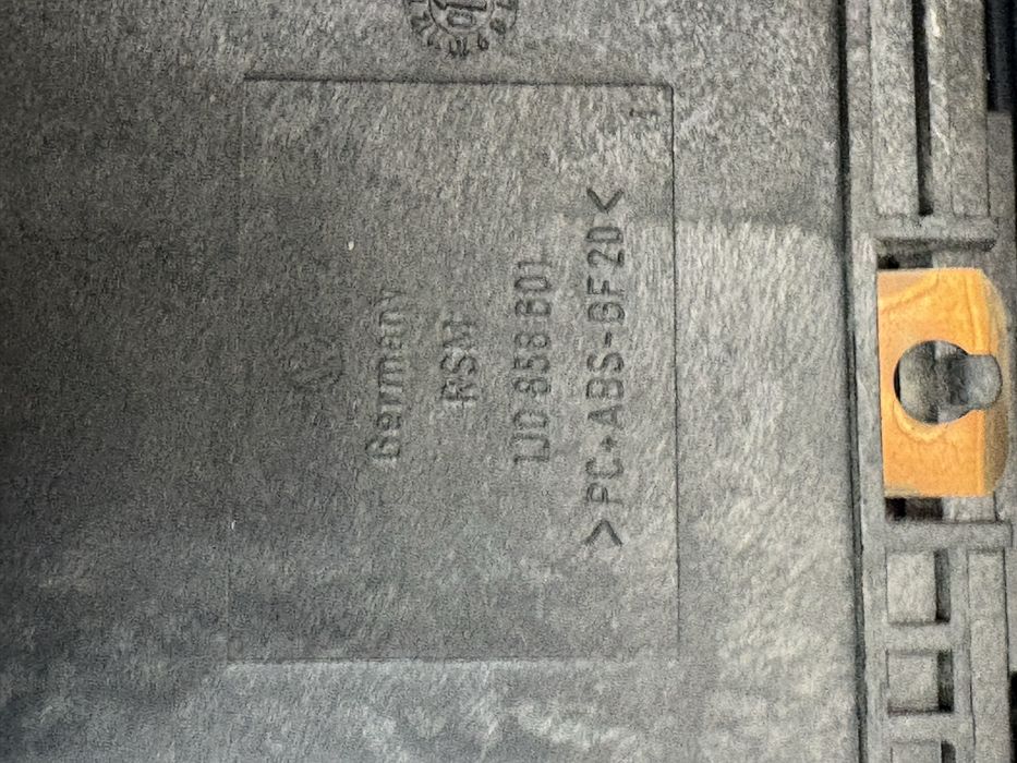 Vw Golf 4 Поставка Чаши къп холдър