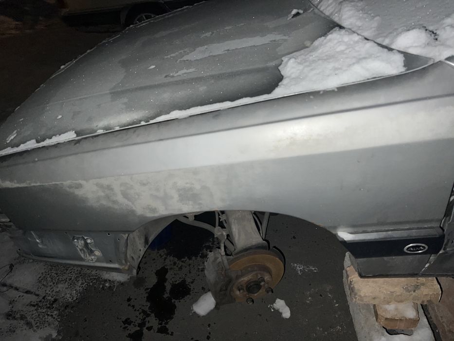 Продам Ауди 100. 2,3 с3  на запчасти