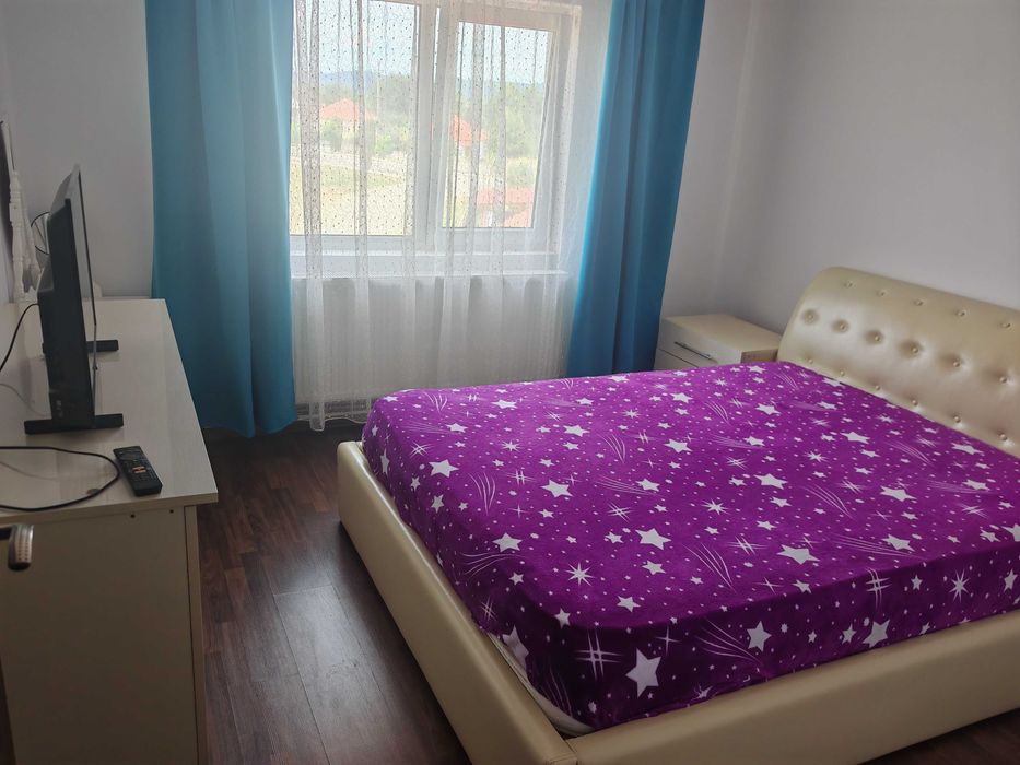 Închiriez apartament  pe o perioadă mai lungă sau in regim hotelier