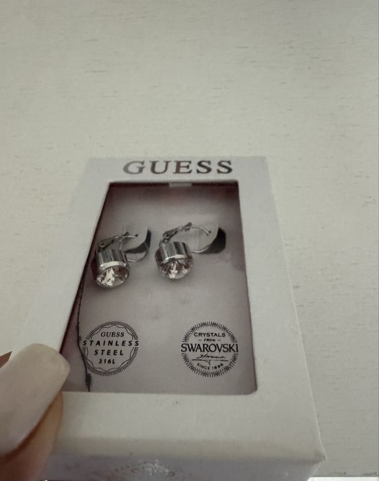 Обеци на GUESS от неръждаема стомана 316L с кристали Swarovski