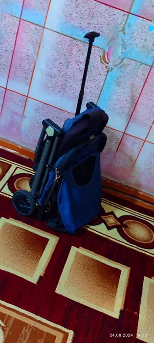 Коляска чемодан лёгкая