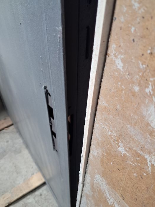 масина гаражна врата размер 240.см на 186.см