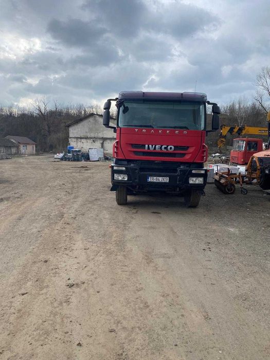 Autobasculanta 8X4 IVECO Trakker
