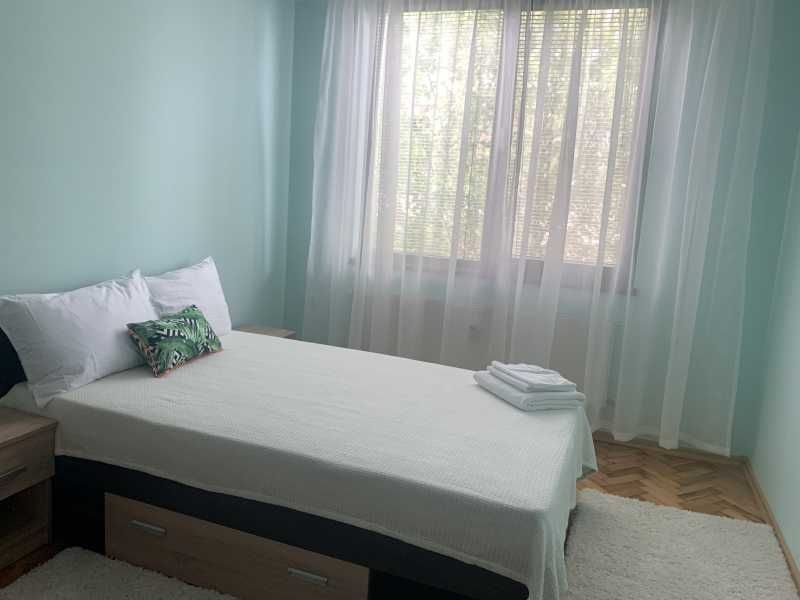 Дава се под наем Тристаен апартамент в Велико Търново, Център - 135 кв.м за 459 € - Снимка #5