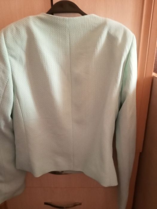 Пиджак салатового цвета