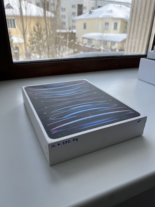 Коробки от продукции Apple