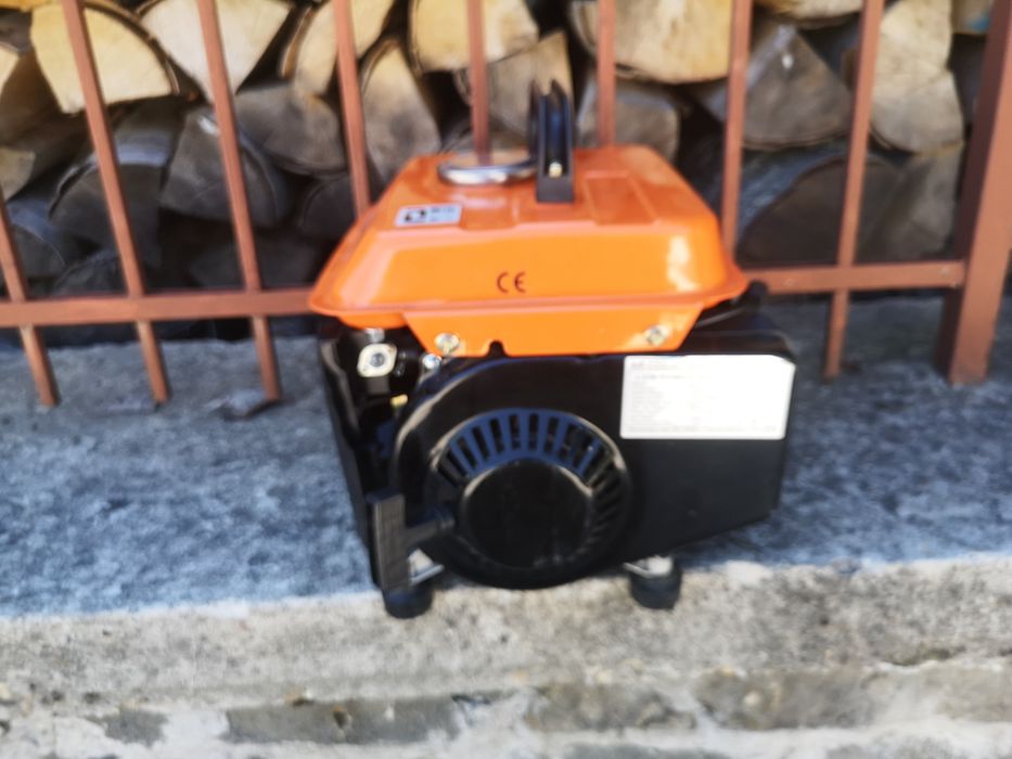 Продавам бензинов генератор за ток 650w