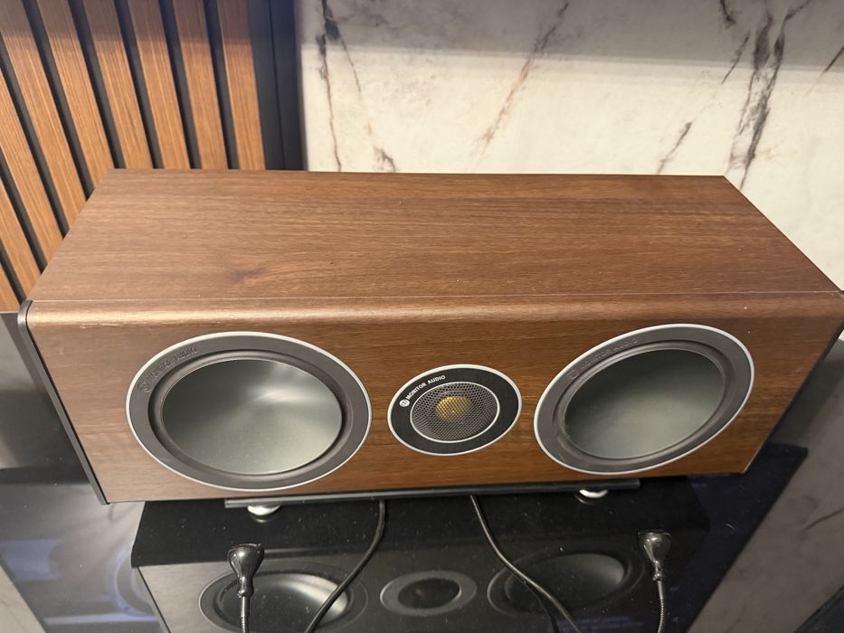 Se vand boxe stanga dreapta + central monitor audio