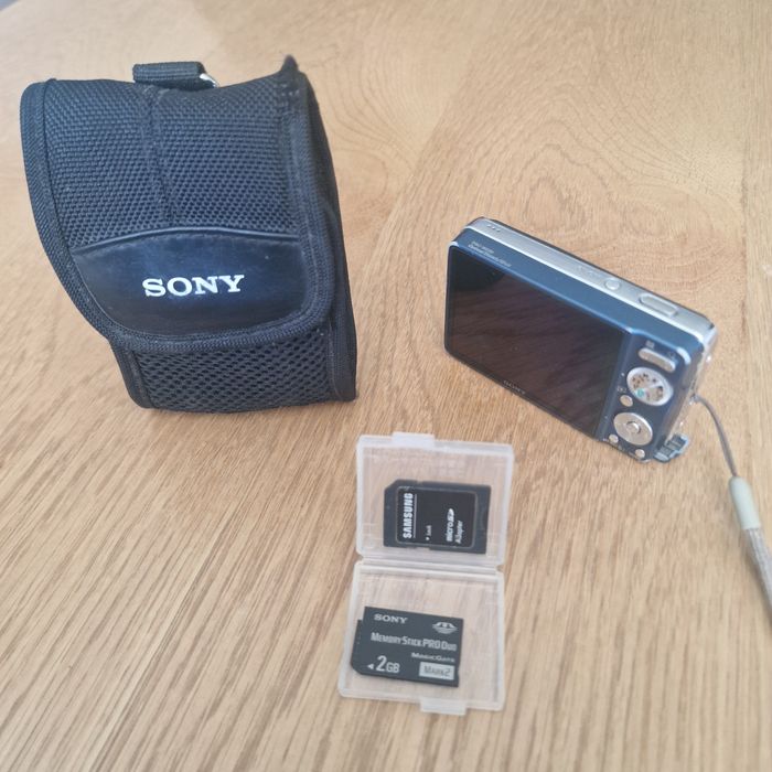 aparat foto Sony. Antene  TV satelit aparat radio