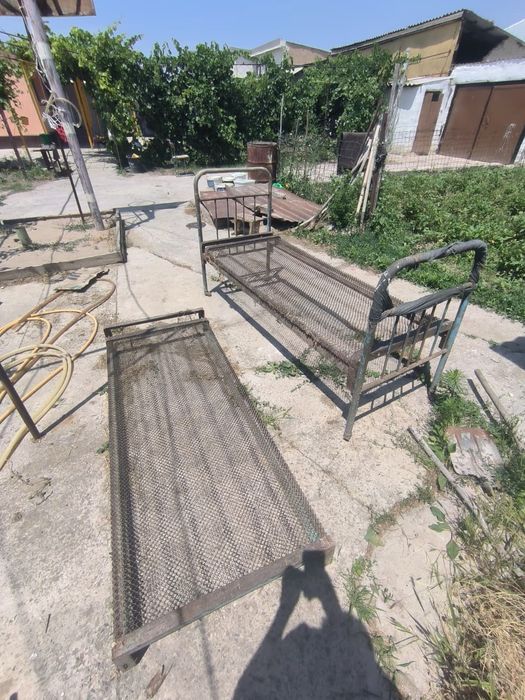 Кровать металлическая