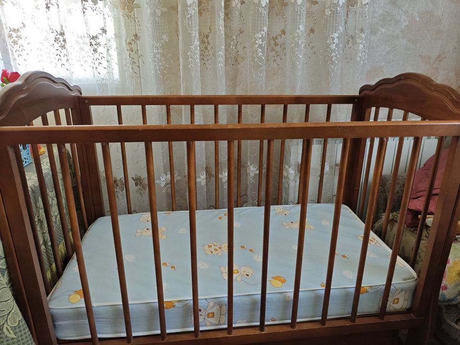 Манеж массив дерево с маятником