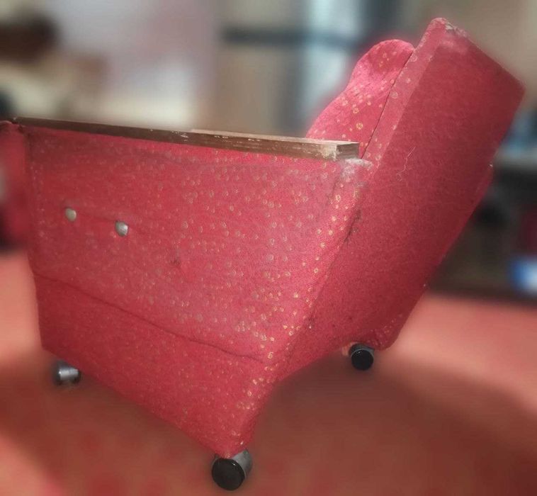 Продаю комплект кресел в хорошем состоянии