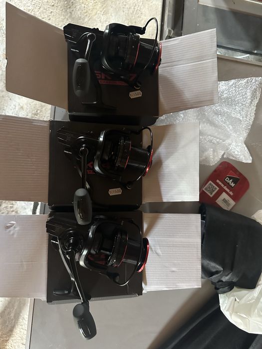 Vând 3 mulinete Sonik  SK 47 ,7000 FD