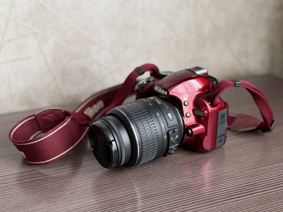 Продаётся зеркальный фотоаппарат Nikon D3100 в идеальном состоянии.