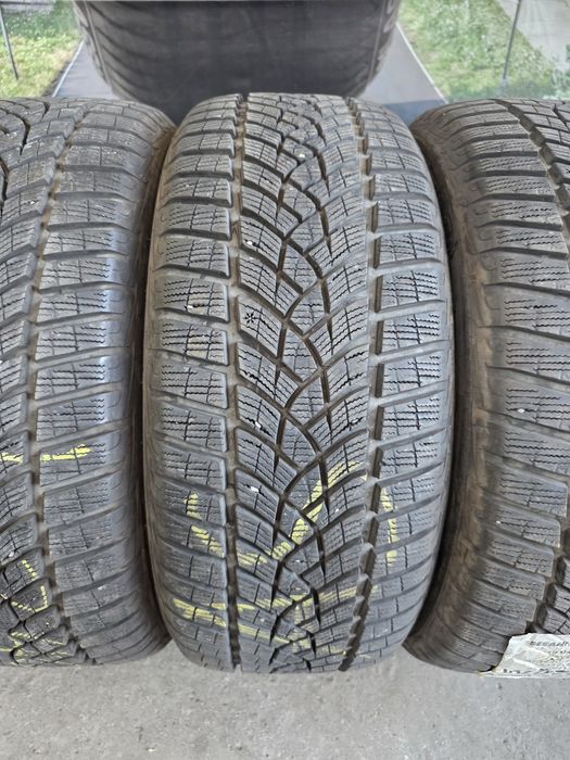 225/50/17 Goodyear 4бр