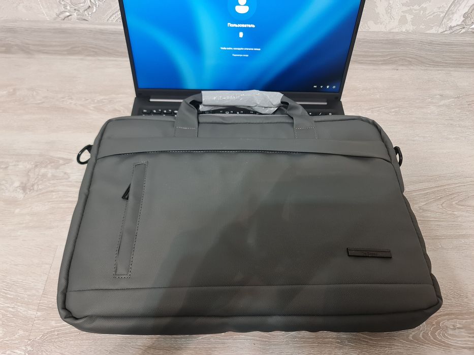 Asus Vivobook 16
