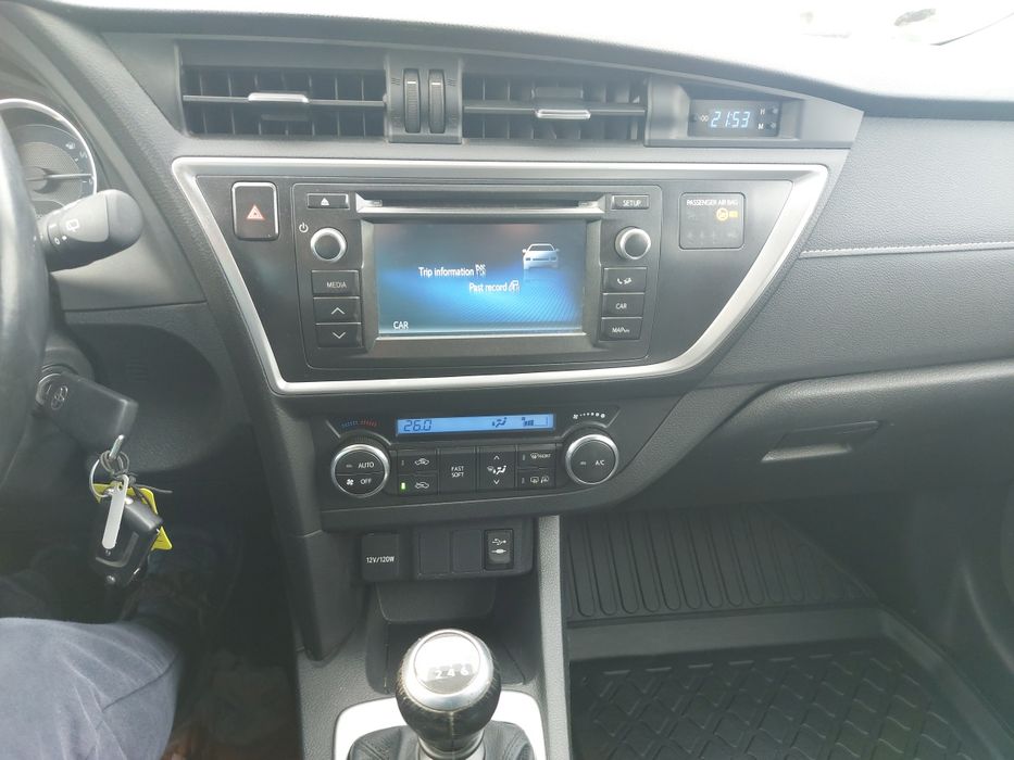 Vând Toyota Auris 2015 diesel 1.4d-4d