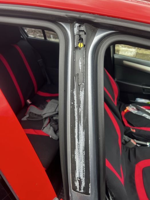 Уплътнения между вратите Opel astra h опел астра
