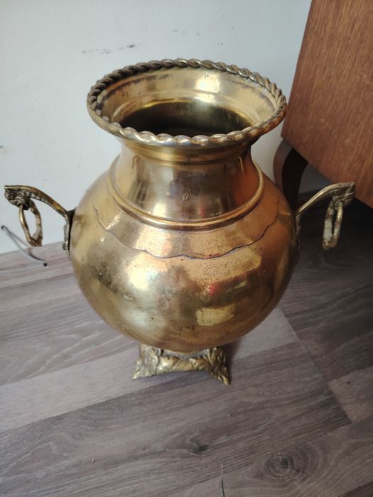 Стар позлатен съд