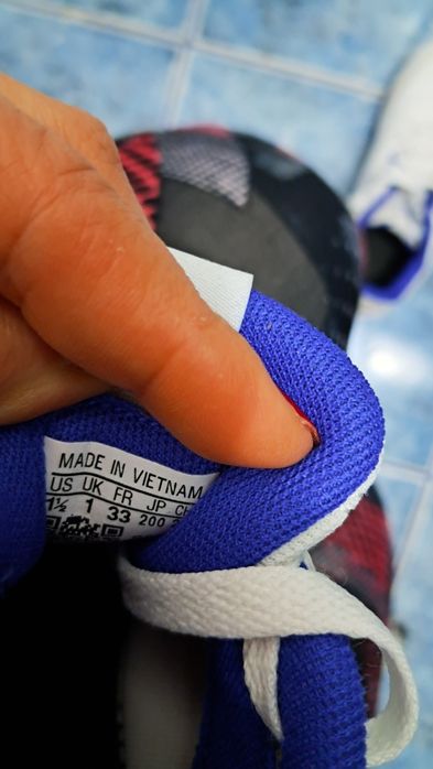 Adidasi Adidas baietel marimea 33