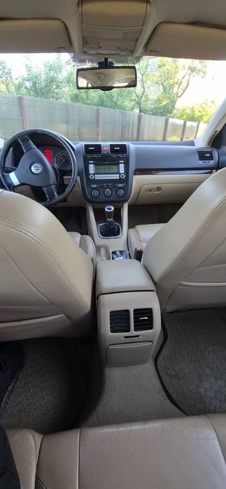 Vw jetta 1.9 TDI 2008 proprietar de 10 ani nu este PASSAT B6