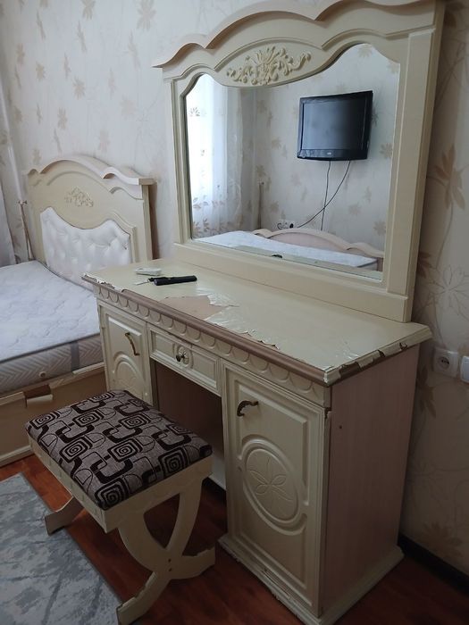 Продаётся спальный мебель без матрас а