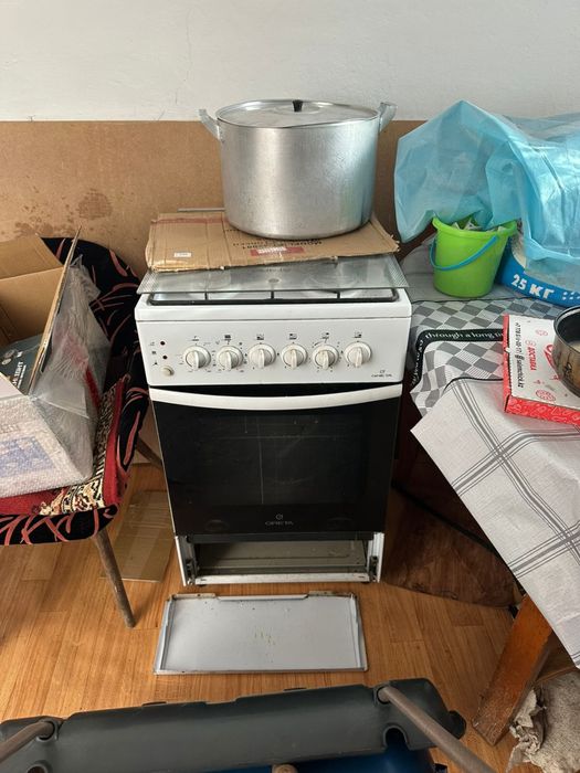 продаю газовую плиту 15 тыс