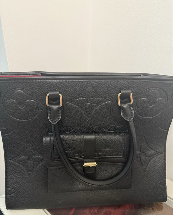 Различни чанти, на различни цени