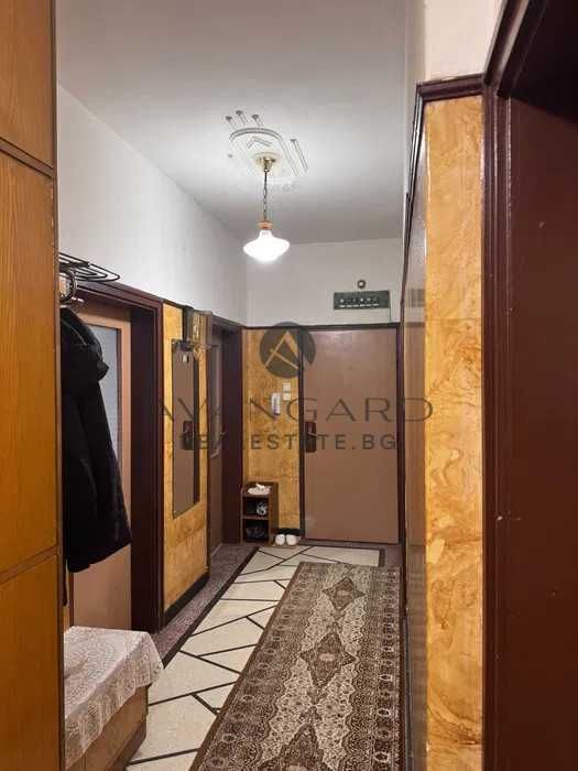 Продава се Тристаен апартамент в Пловдив, Кючук Париж - 110 кв.м за 2133 €/кв.м - Снимка #7