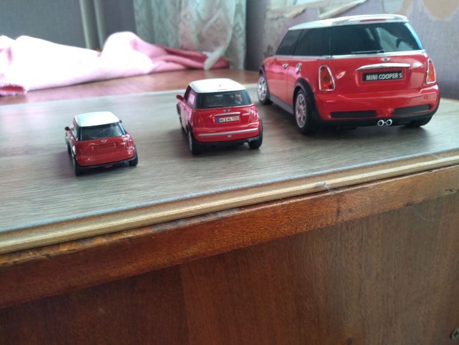 Лот три броя Mini Cooper