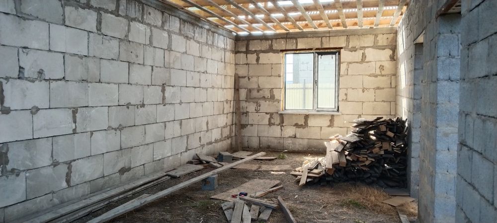 Продам дом в байсерке не достроен