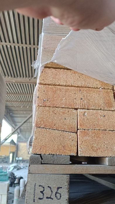 Огнеупорн клинли ғишт ША-44 (янги, шамотли)