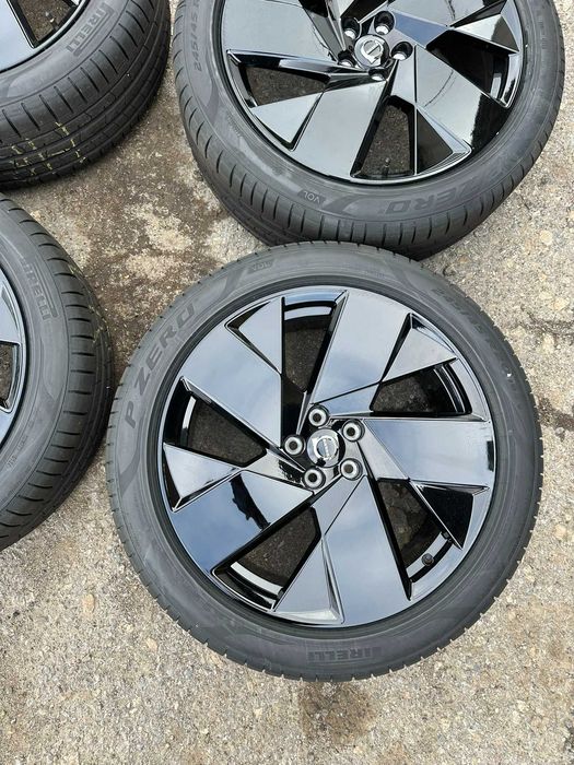 Оригинални нови джанти с гуми 20 цола за Волво 245/45/20