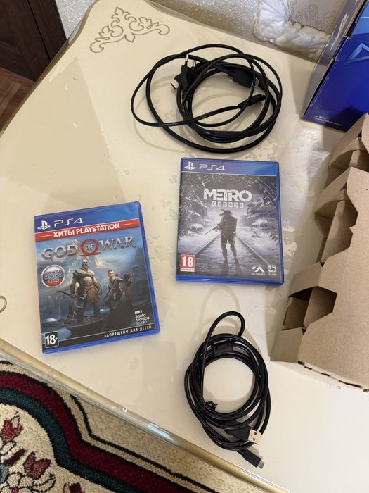 Ps4 slim практически новый