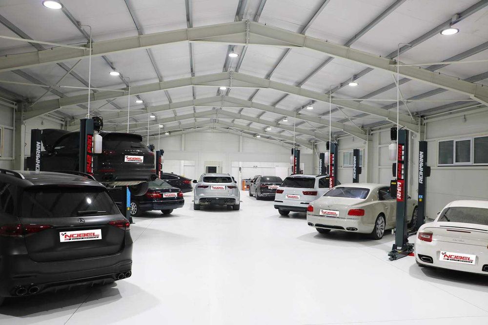 Reparatie eleron Porsche Cayenne Macan Panamera Taycan