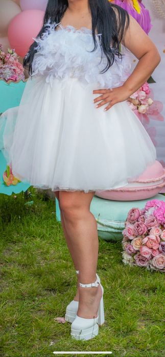 Нова рокля шита по поръчка,размер М/ХЛ отзад е с цип