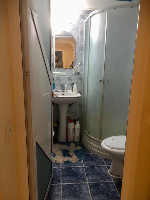 Vand apartament cu patru camere decomandat