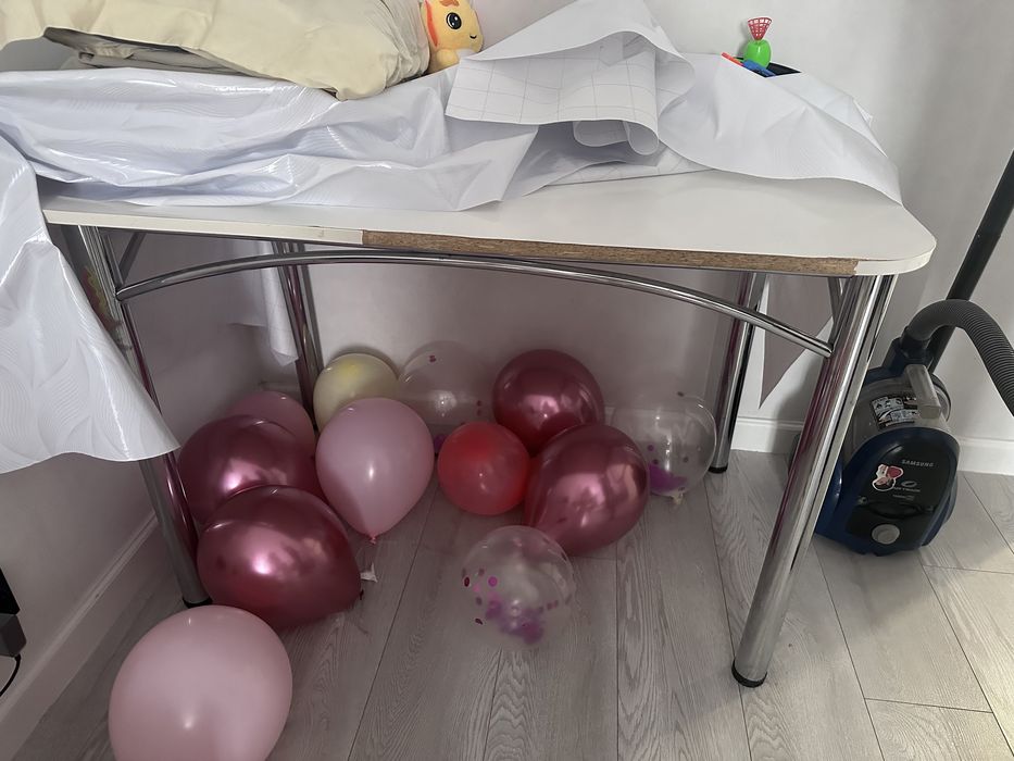 Продам стол б/у кухонный