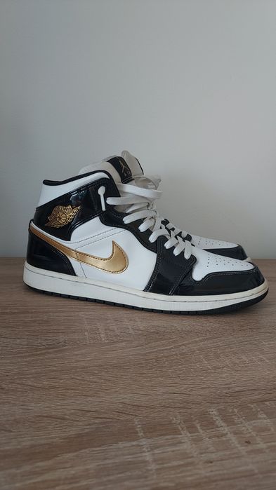 Jordan 1 Mid, Metalic Gold