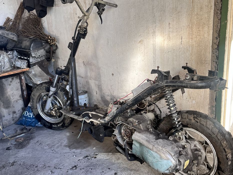 Скутер    Старый.