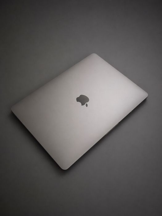 Macbook pro m1 8/256