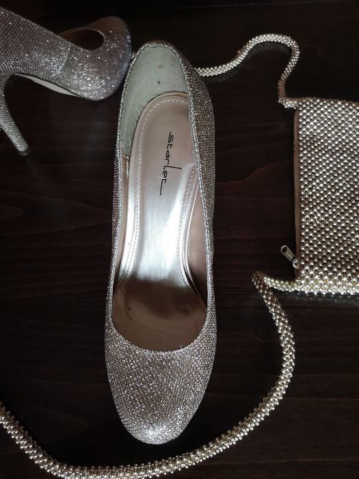 Луксозни дамски обувки с подходяща чантичка